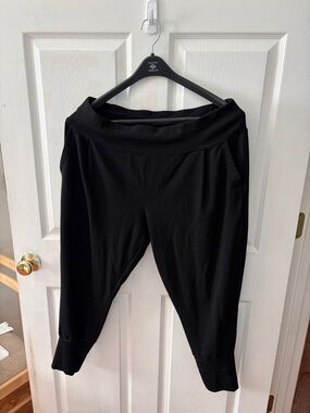 Danskin Black Ribbed Sweatshirt Top